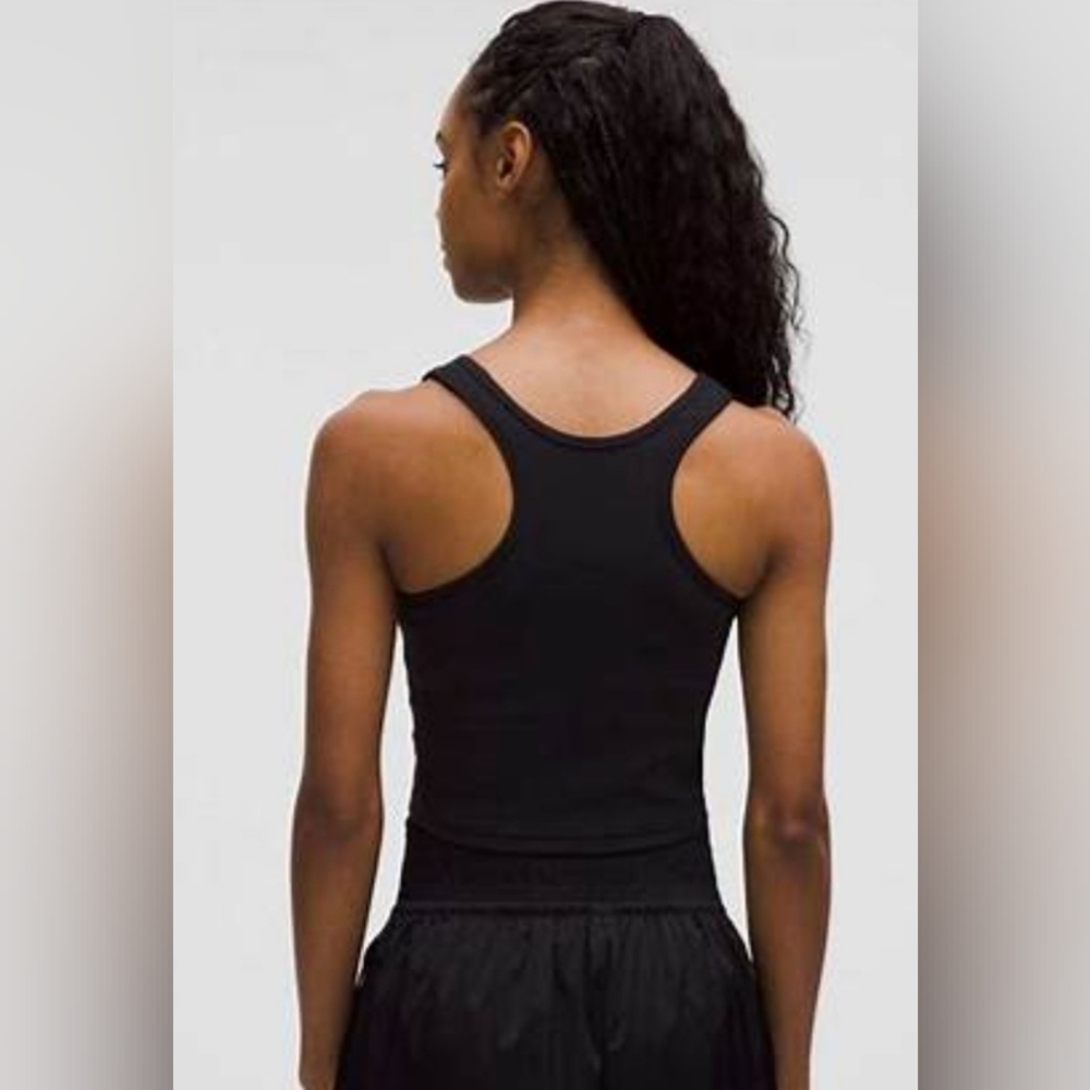 lululemon a Black Scoop-Neck Cropped Tank - Picture 2 of 5